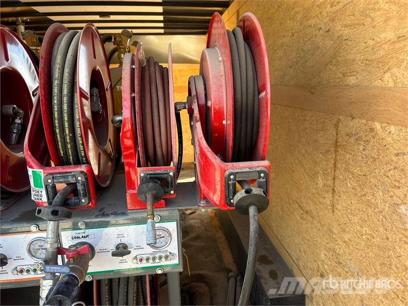 Haulmark GRHD8516T3 T/A Fuel and Lube Trailer Prikolice cisterne