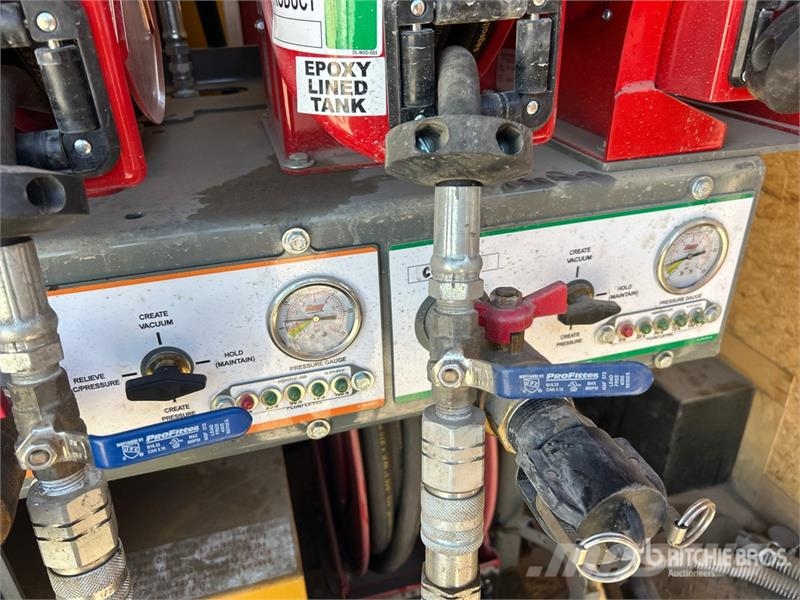 Haulmark GRHD8516T3 T/A Fuel and Lube Trailer Prikolice cisterne