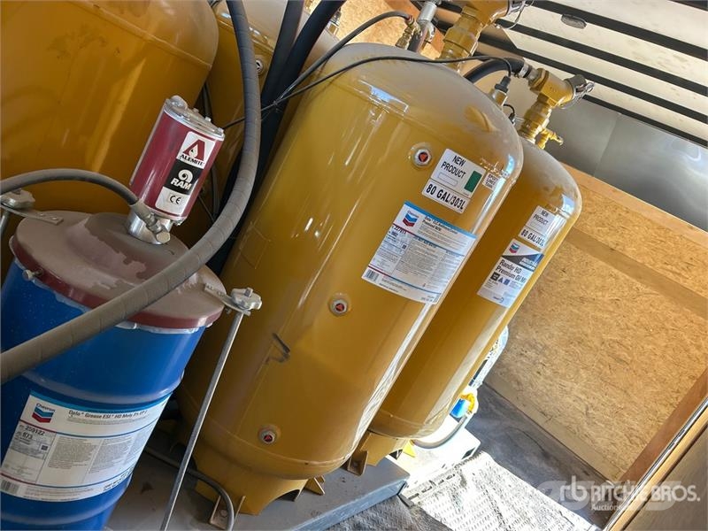 Haulmark GRHD8516T3 T/A Fuel and Lube Trailer Prikolice cisterne