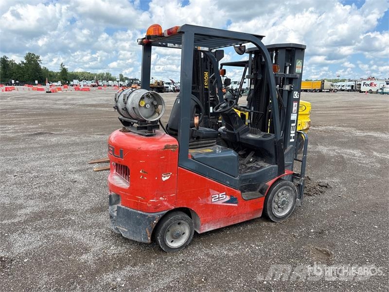 Heli CPYD25C-KU1H 4520 lb Pneumatic Tire Forklift شاحنات ذات رافعات شوكية - أخرى