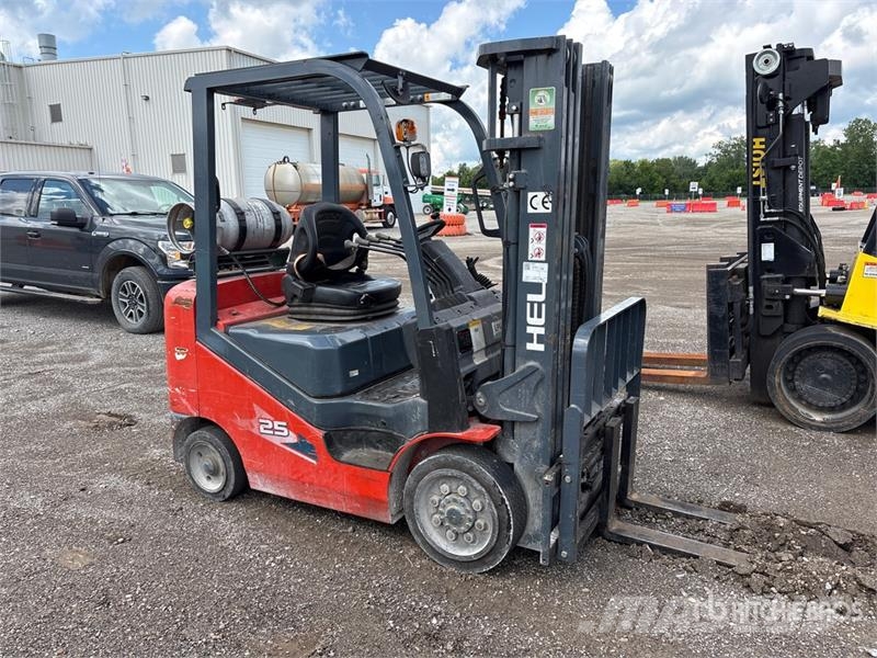 Heli CPYD25C-KU1H 4520 lb Pneumatic Tire Forklift شاحنات ذات رافعات شوكية - أخرى