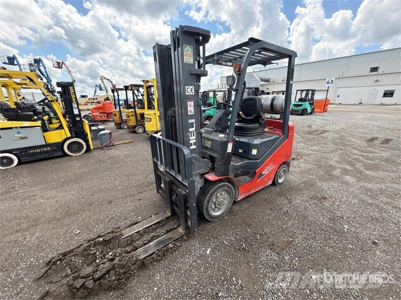 Heli CPYD25C-KU1H 4520 lb Pneumatic Tire Forklift شاحنات ذات رافعات شوكية - أخرى