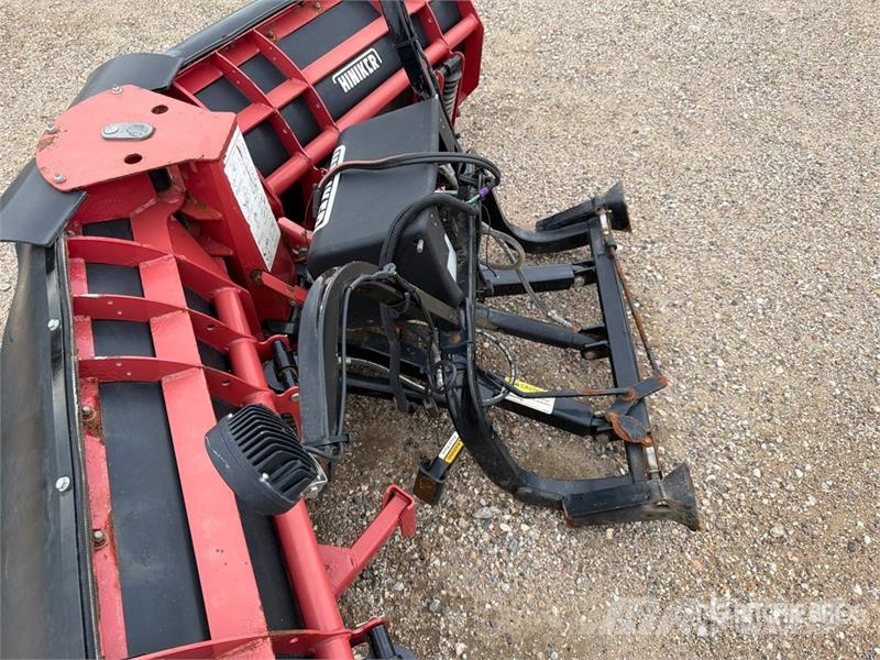 Hiniker 8 ft Power-V Snow Plow Lumiaurat