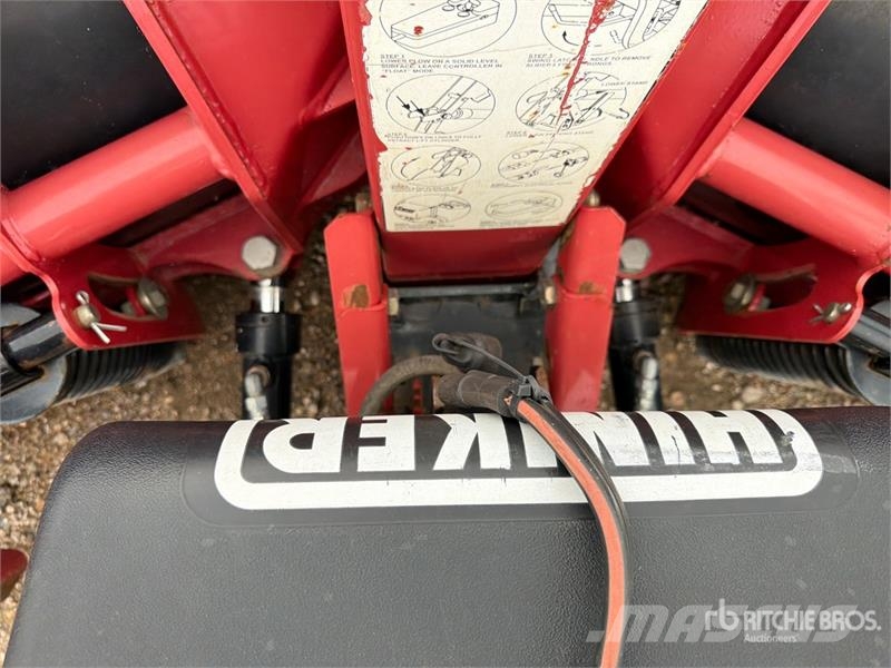 Hiniker 8 ft Power-V Snow Plow Lumiaurat
