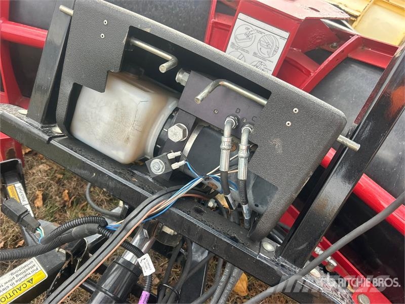 Hiniker 9 ft Power-V Snow Plow - Fits Pickup 刮雪板和犁