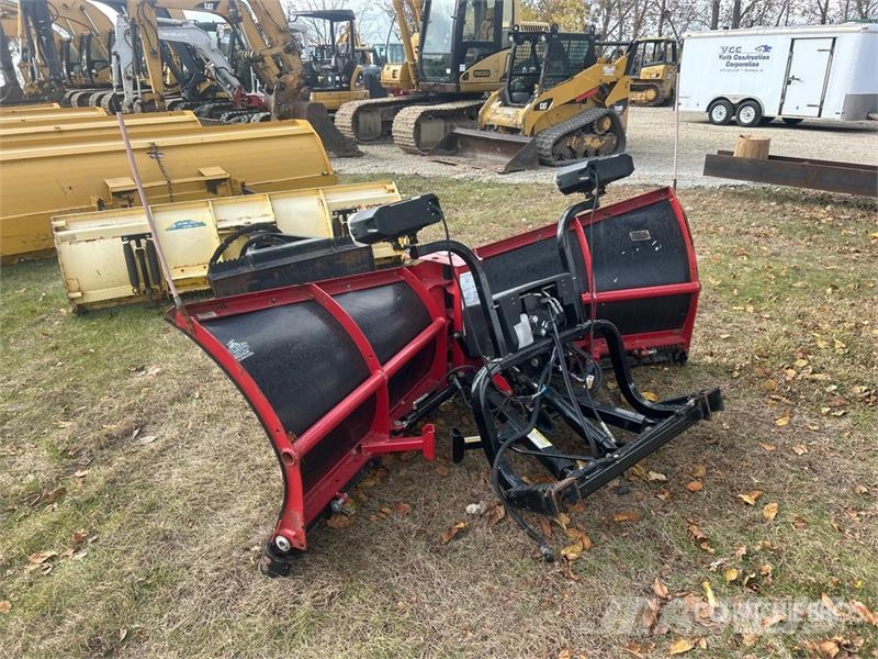 Hiniker 9 ft Power-V Snow Plow - Fits Pickup 刮雪板和犁