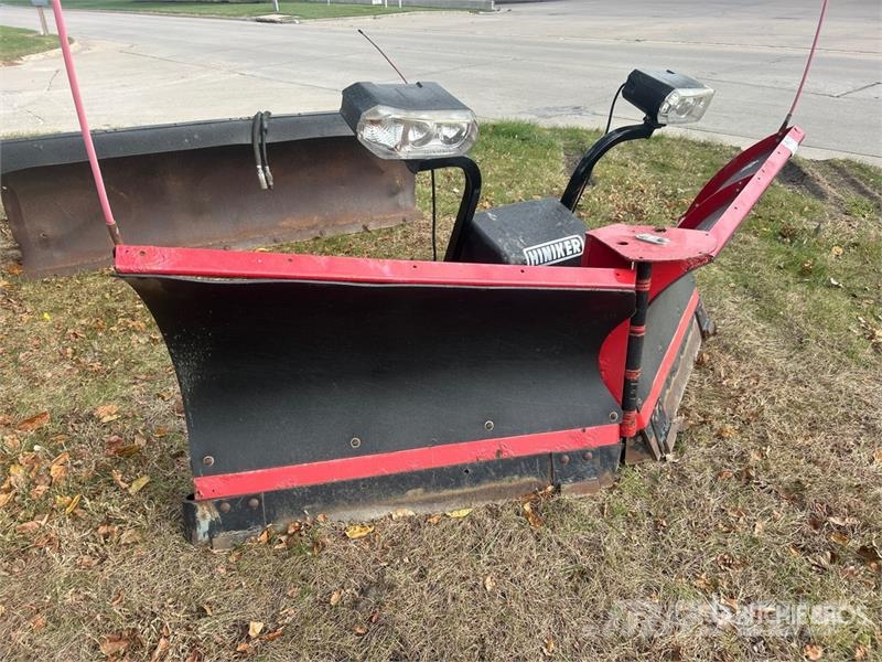 Hiniker 9 ft Power-V Snow Plow - Fits Pickup 刮雪板和犁