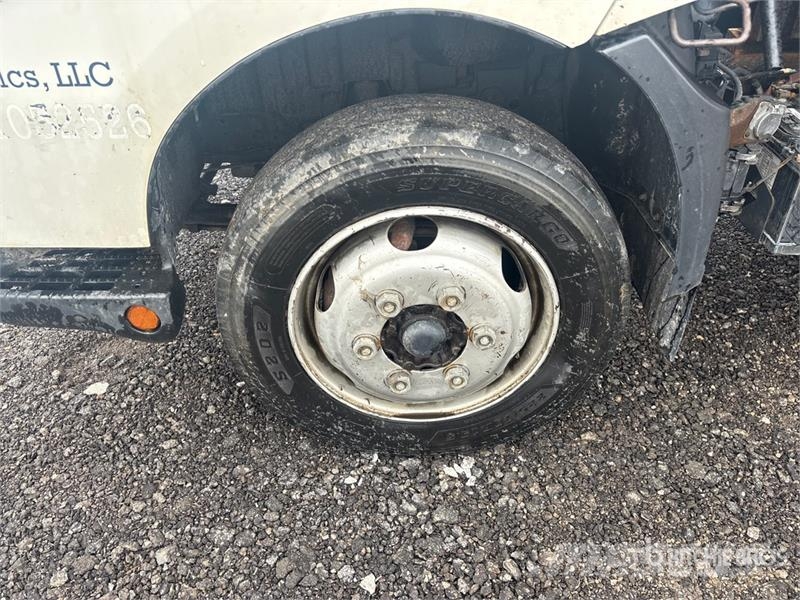 Hino 195 Platformas/izkraušana no sāniem