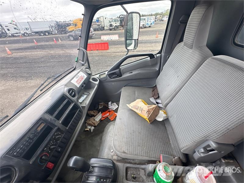 Hino 195 Platformas/izkraušana no sāniem