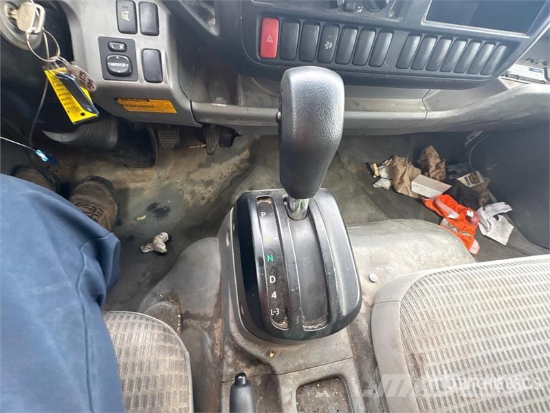 Hino 195 Platformas/izkraušana no sāniem