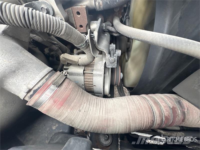 Hino 195 Platformas/izkraušana no sāniem