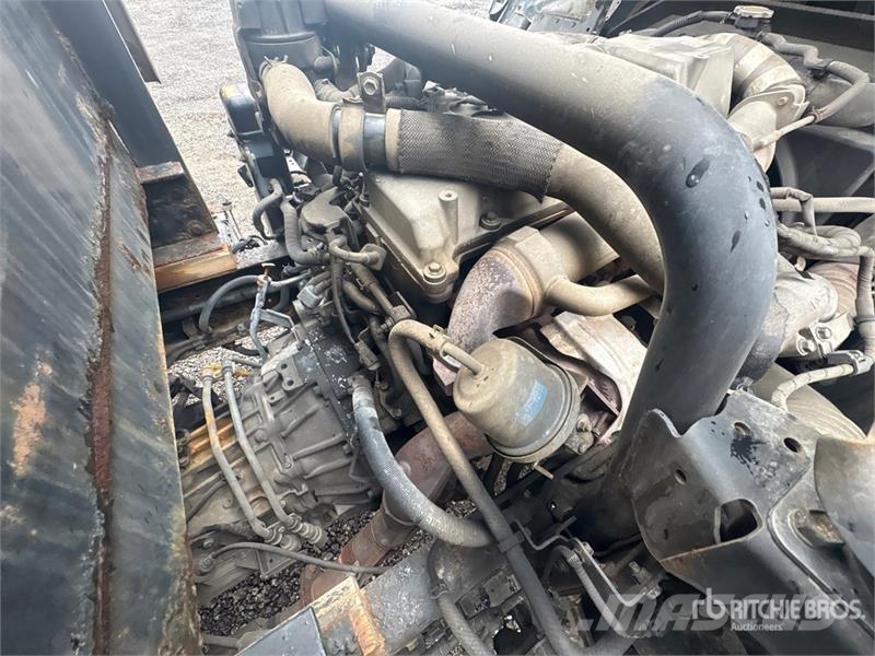 Hino 195 Platformas/izkraušana no sāniem