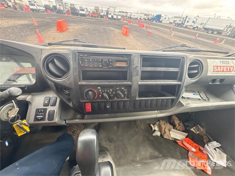 Hino 195 Platformas/izkraušana no sāniem