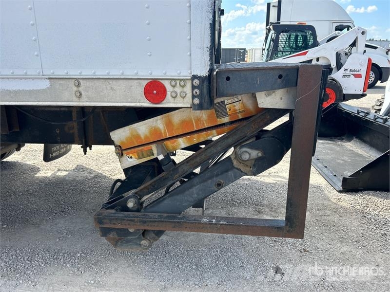 Hino 268 شاحنات ذات هيكل صندوقي