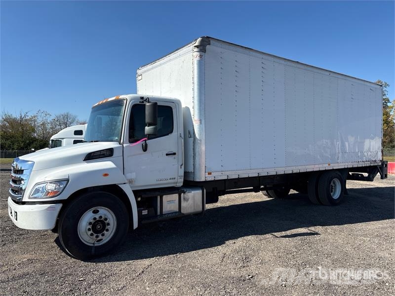 Hino 268 Camiones con caja de remolque
