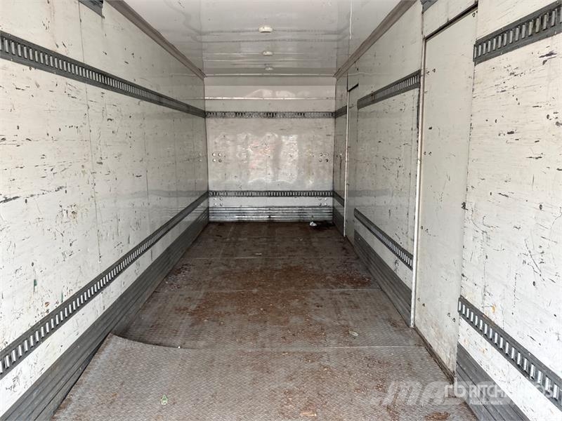Hino 268 شاحنات ذات هيكل صندوقي