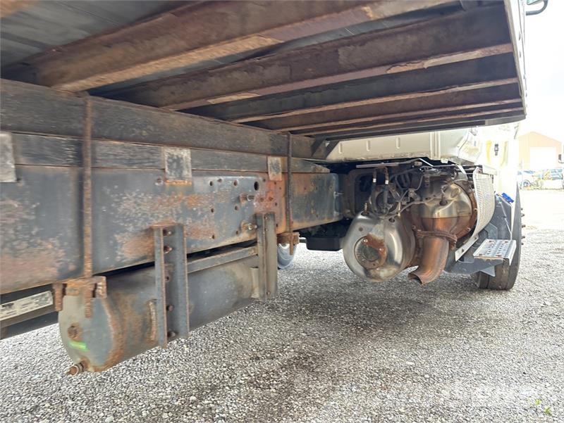 Hino 268 Kofferaufbau