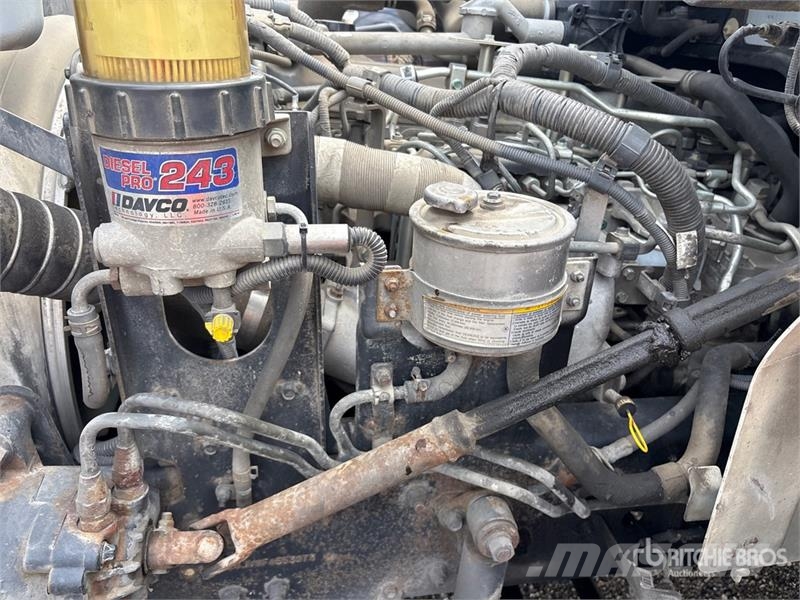 Hino 268 شاحنات ذات هيكل صندوقي