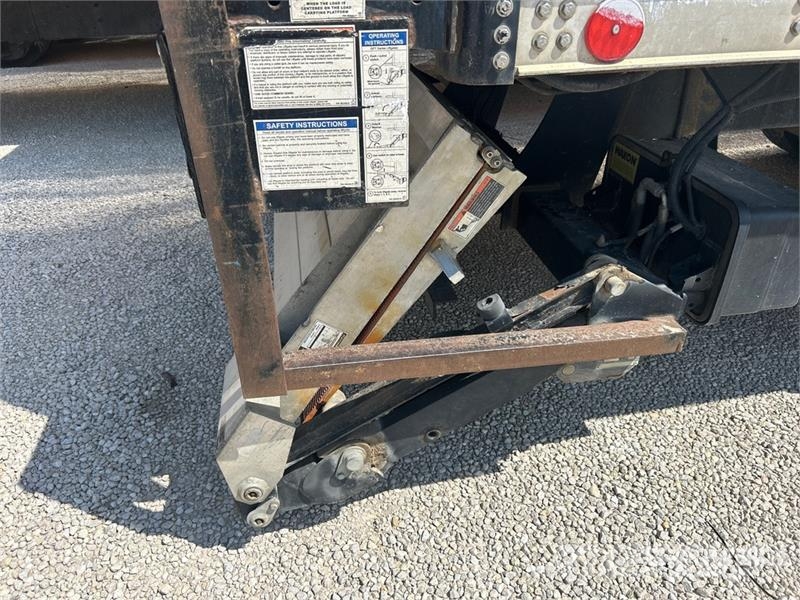Hino 268 شاحنات ذات هيكل صندوقي