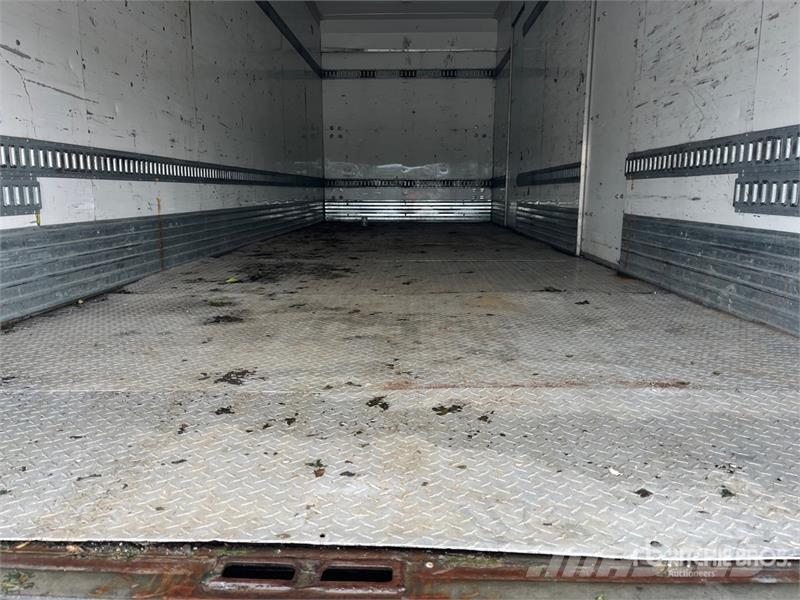 Hino 268 Camiões de caixa fechada