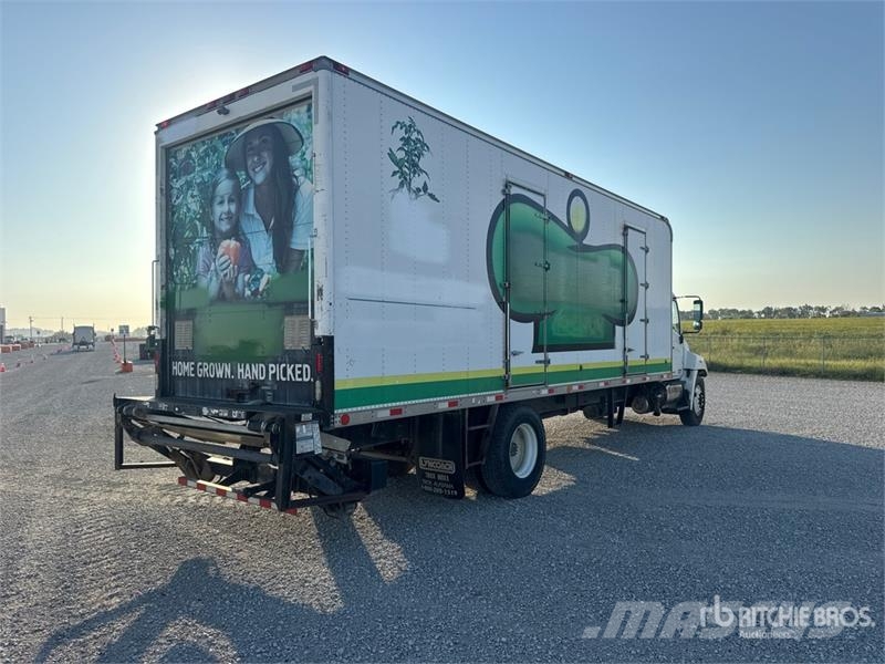 Hino 268 Camion Fourgon
