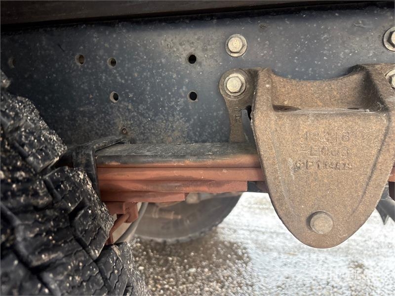 Hino 268 شاحنات ذات هيكل صندوقي