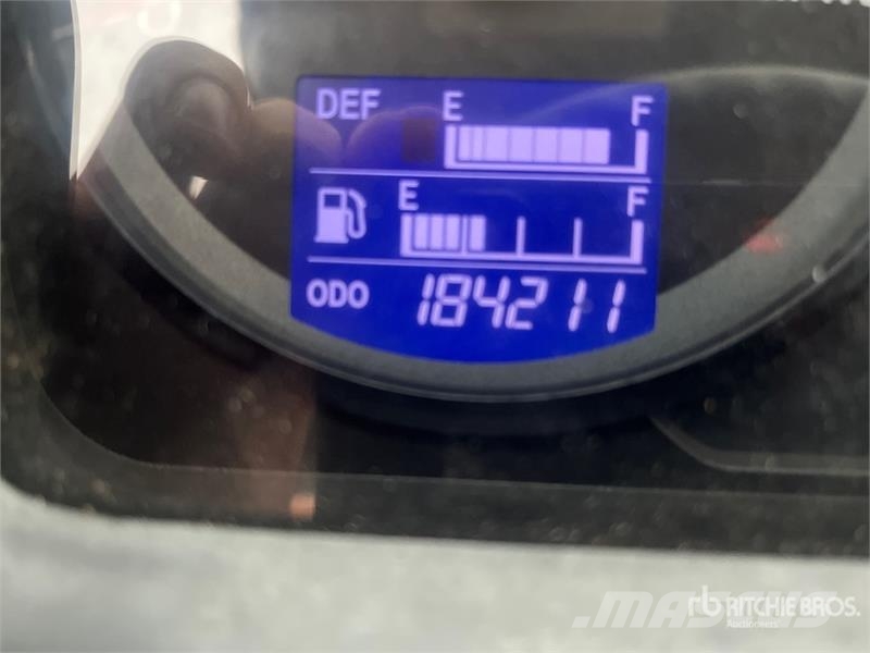 Hino 268 Camiões de caixa fechada