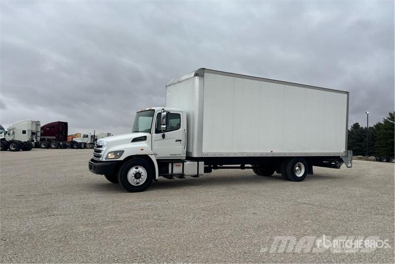 Hino 268 شاحنات ذات هيكل صندوقي
