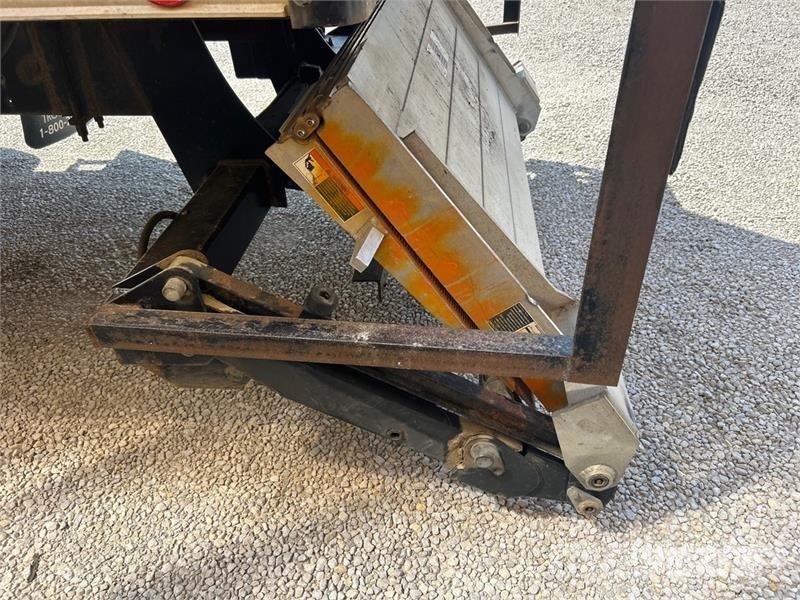 Hino 268 شاحنات ذات هيكل صندوقي