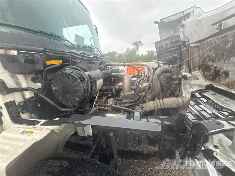 Hino 268 شاحنات ذات هيكل صندوقي