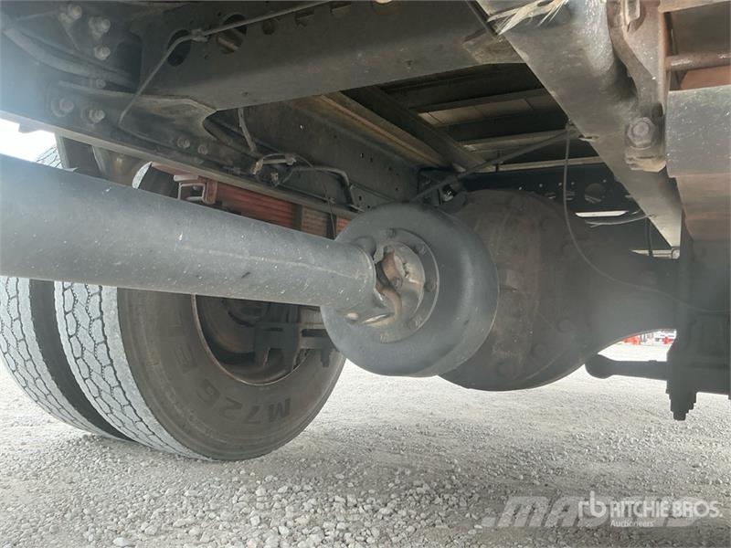 Hino 268 貨箱式卡車