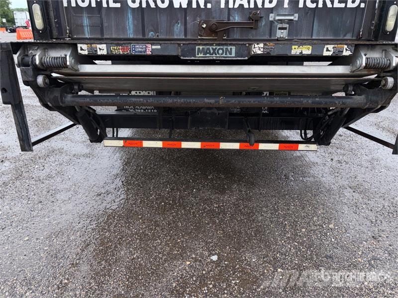 Hino 268 شاحنات ذات هيكل صندوقي