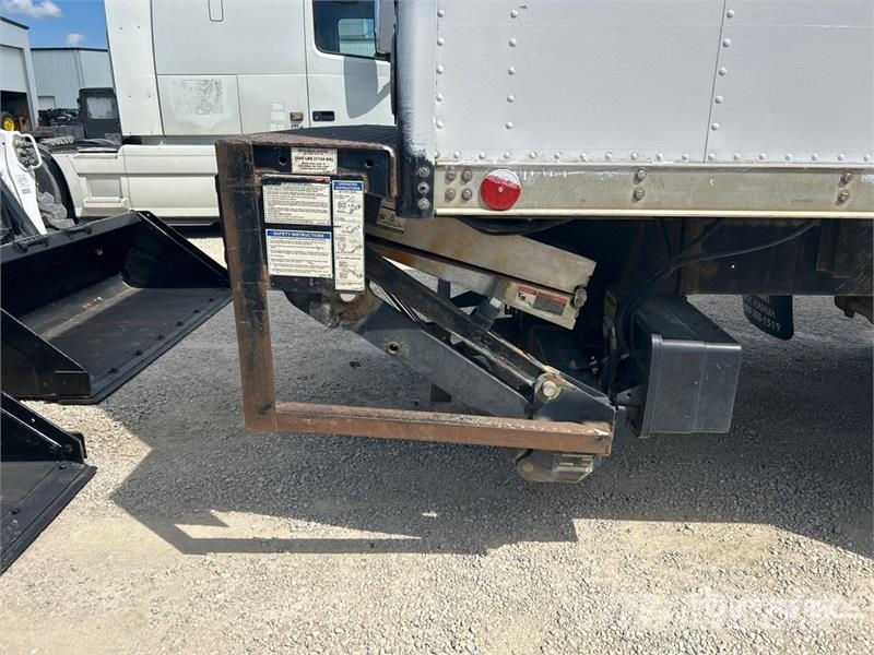 Hino 268 شاحنات ذات هيكل صندوقي