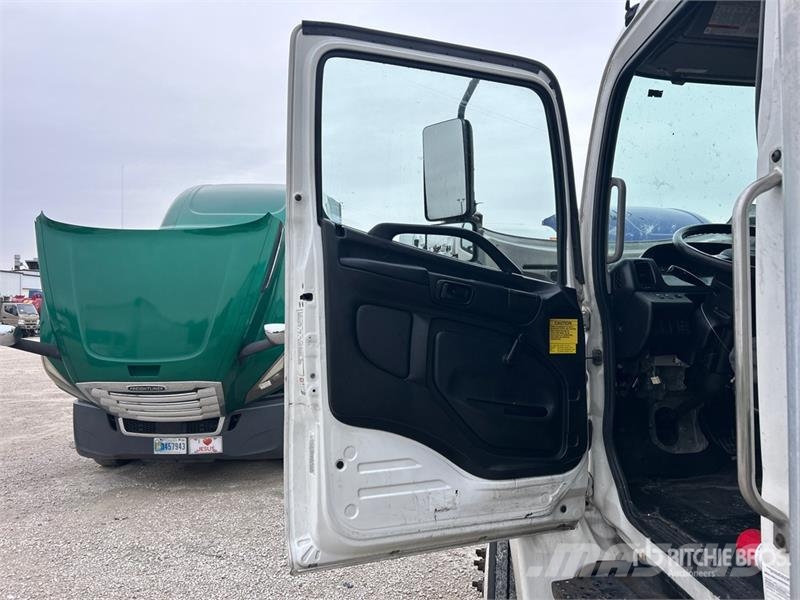 Hino 268 Kofferaufbau