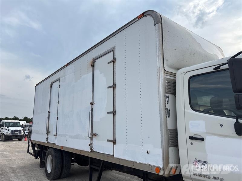 Hino 268 Kofferaufbau