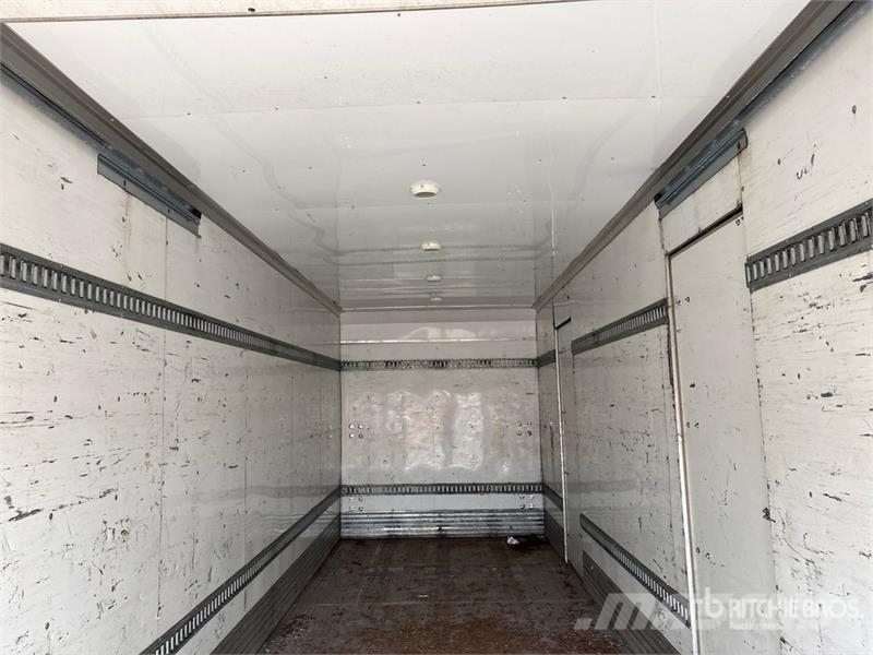 Hino 268 شاحنات ذات هيكل صندوقي
