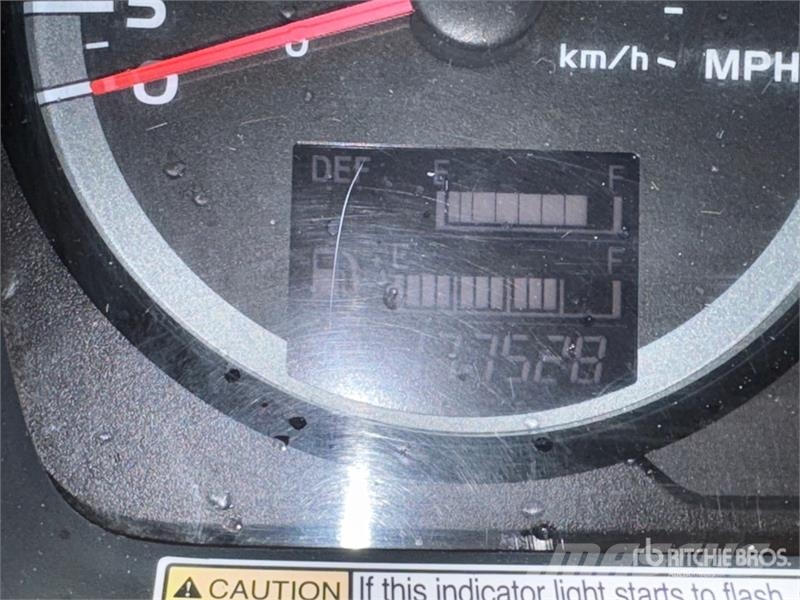 Hino 268 شاحنات ذات هيكل صندوقي