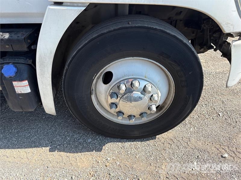 Hino 268 貨箱式卡車