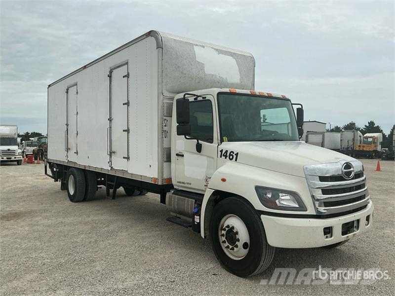 Hino 268 貨箱式卡車