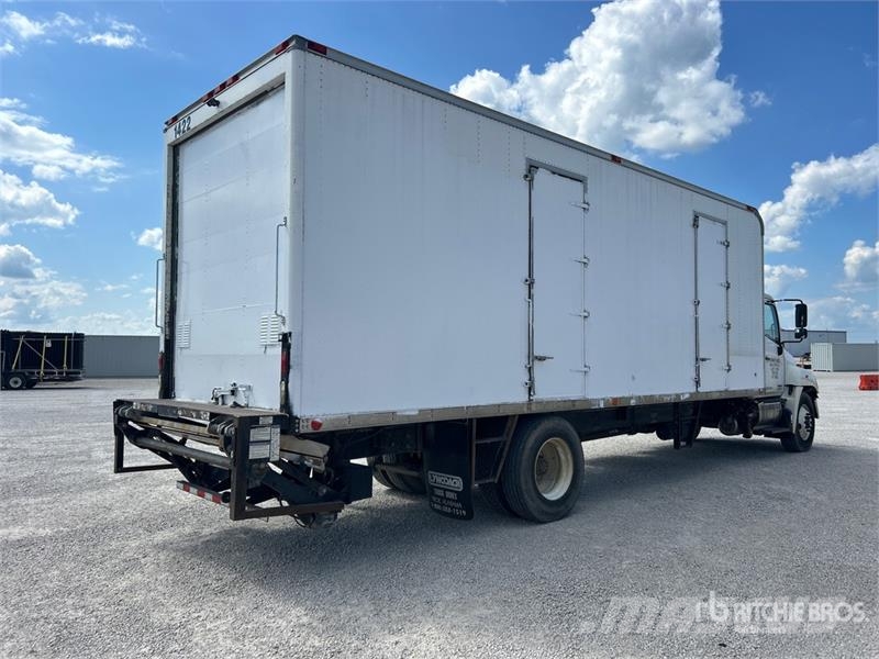 Hino 268 شاحنات ذات هيكل صندوقي