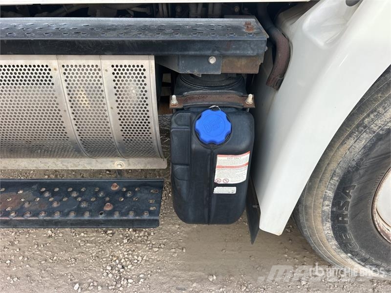 Hino 268 شاحنات ذات هيكل صندوقي
