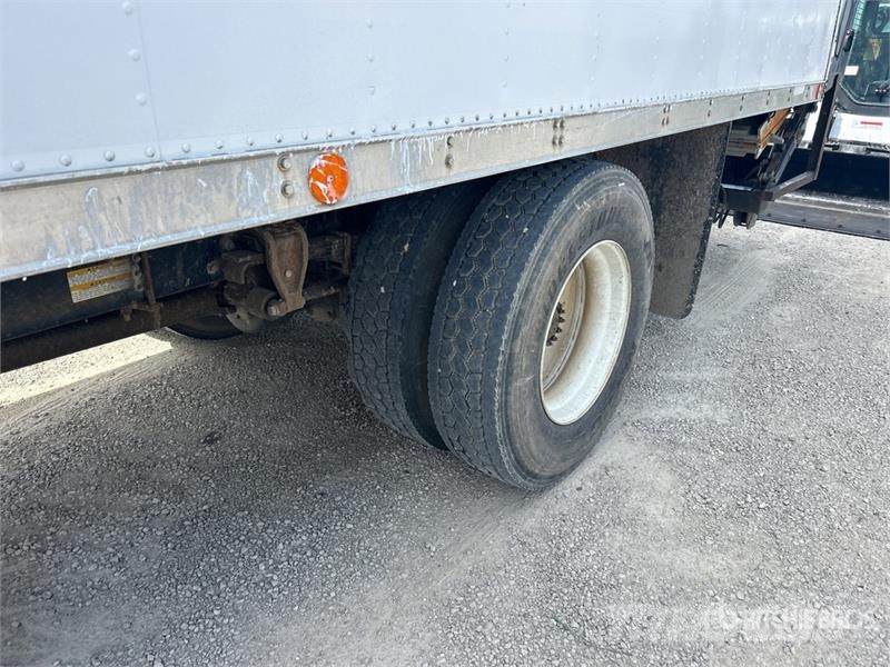 Hino 268 شاحنات ذات هيكل صندوقي