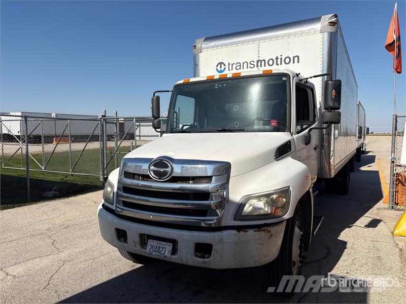 Hino 268 شاحنات ذات هيكل صندوقي