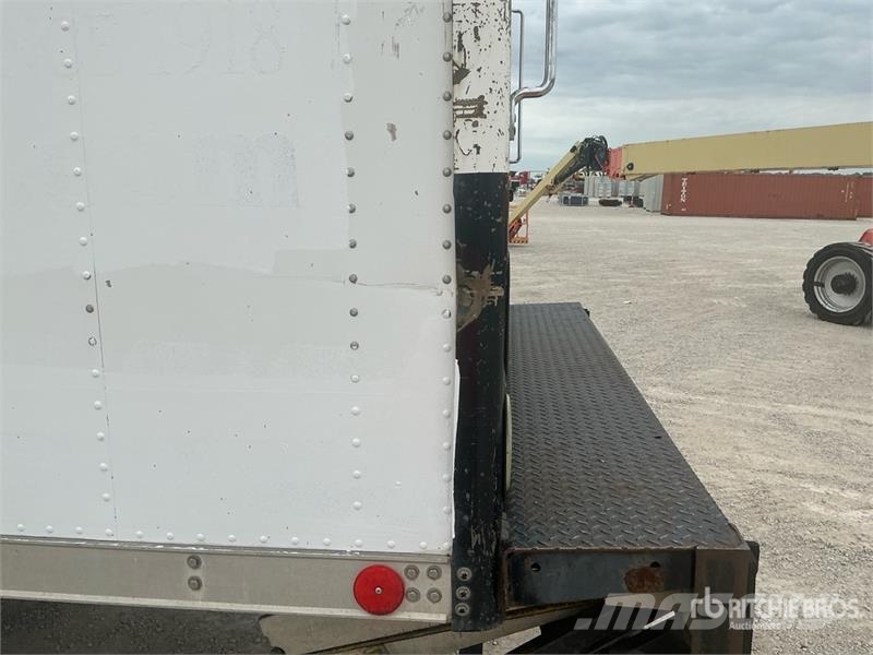 Hino 268 貨箱式卡車