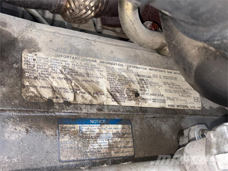 Hino 268 شاحنات ذات هيكل صندوقي