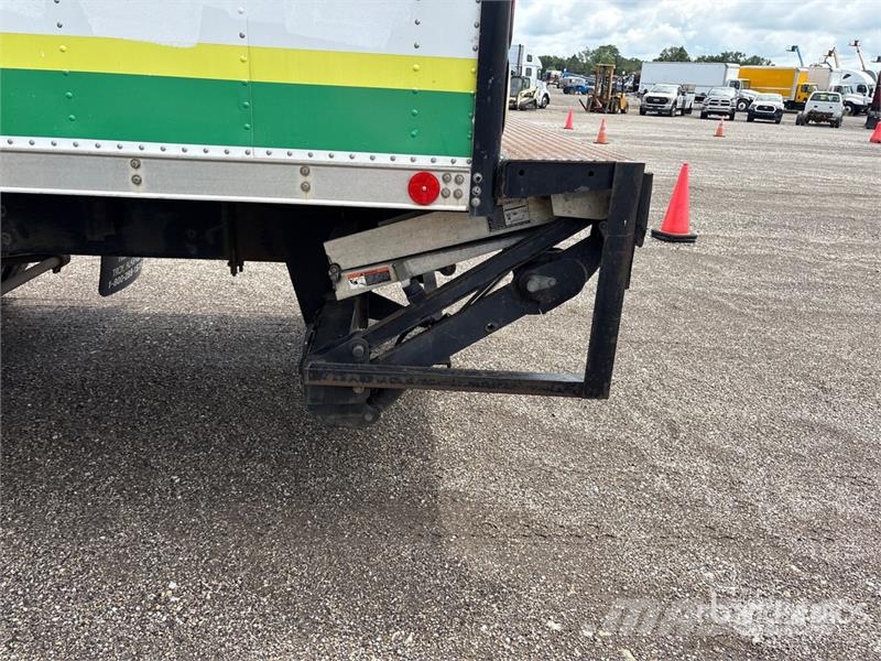 Hino 268 شاحنات ذات هيكل صندوقي