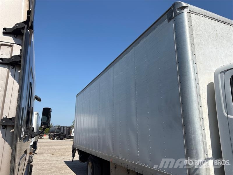Hino 268 貨箱式卡車