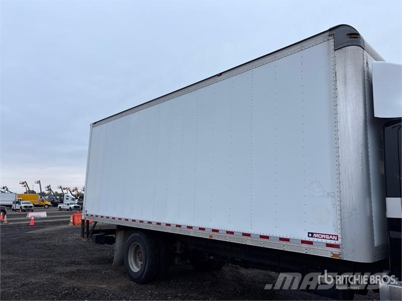 Hino 268 شاحنات ذات هيكل صندوقي