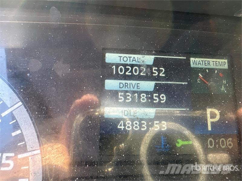 Hino 268 貨箱式卡車