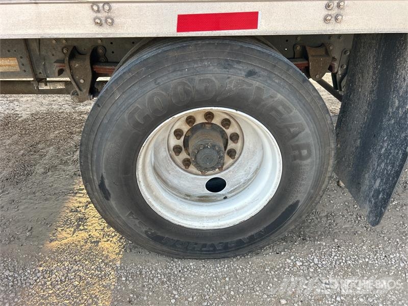 Hino 268 شاحنات ذات هيكل صندوقي
